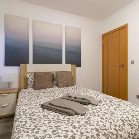 Cozy Flat Near Oura Beach Appartamento *