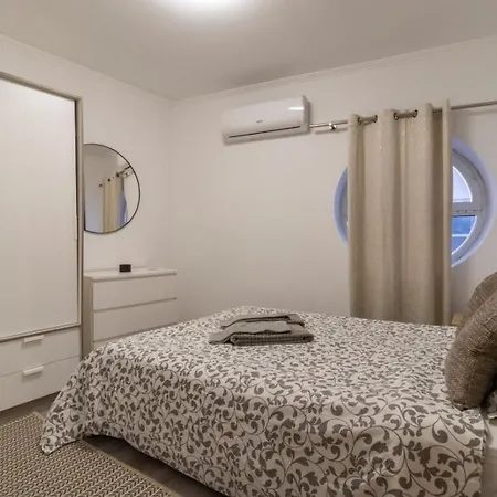 Cozy Flat Near Oura *