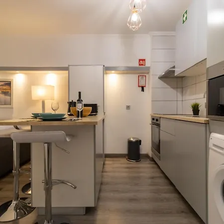 Cozy Flat Near Oura Albufeira
