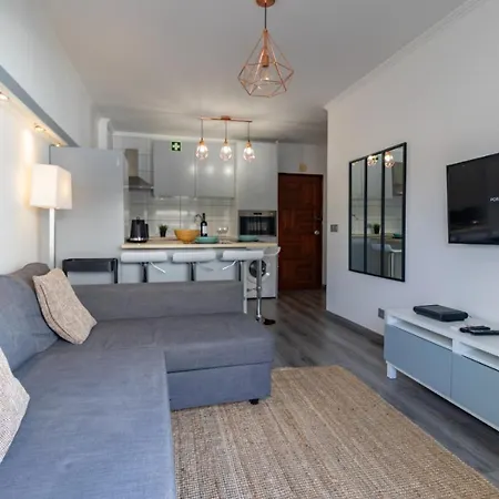 Appartement Cozy Flat Near Oura Beach *